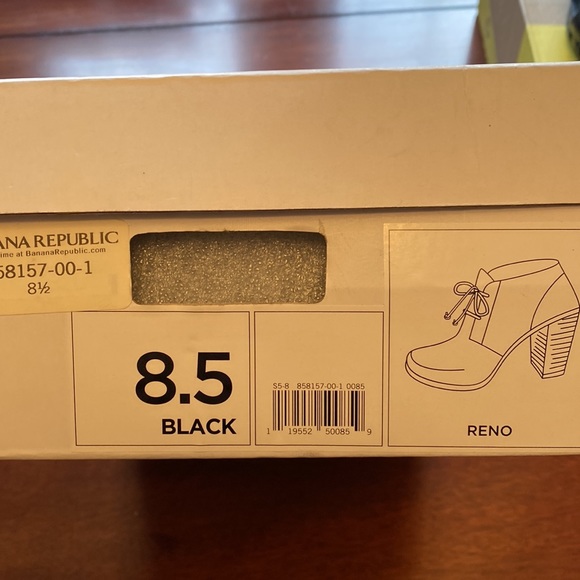 EUC: Banana Republic black suede ankle booties. Size 8.5. - Picture 13 of 14